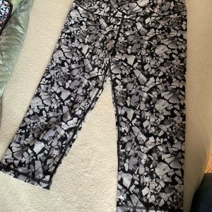 Victoria Secret Knock out active crop pants